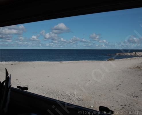 E30G4893